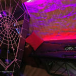 Ambiance Halloween dans le salon du Cav'O Ambiance Halloween au Cav'O